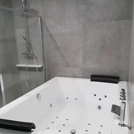 L'escapade Lauragaise, chambres avec spa privatif Couette-café Montmaur (Aude)